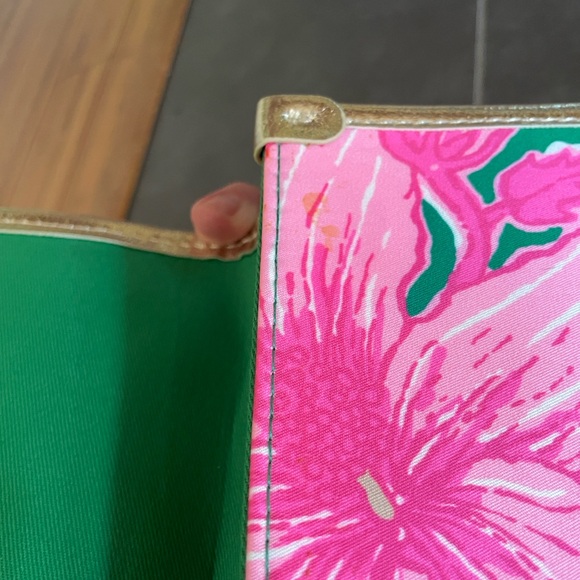 NEW Lilly Pulitzer palm hibiscus clutch - Picture 5 of 9